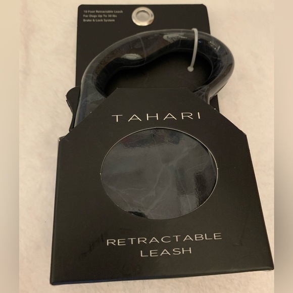 Retractable Dog Leash from Tahari - Picture 3 of 4